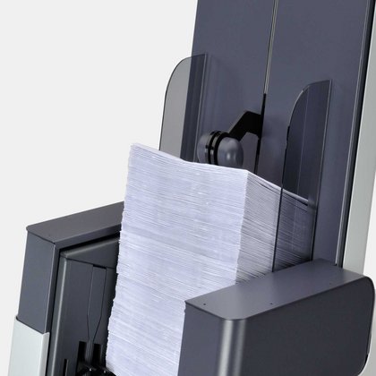 Großvolumige vertikale Kuvertablage