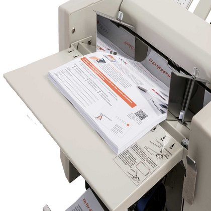 A3 Falzmaschine mit Verabeitung von verschiedenen Papierformaten und -stärken