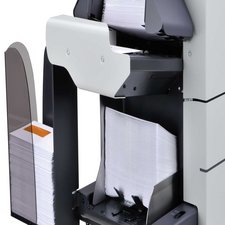 Variable Kuvertausgänge wie seitlicher Kuvertausgang oder großvolumige, vertikale Kuvertablage