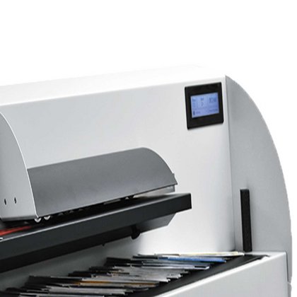 Brieföffner mit Touchscreen-Bediendisplay